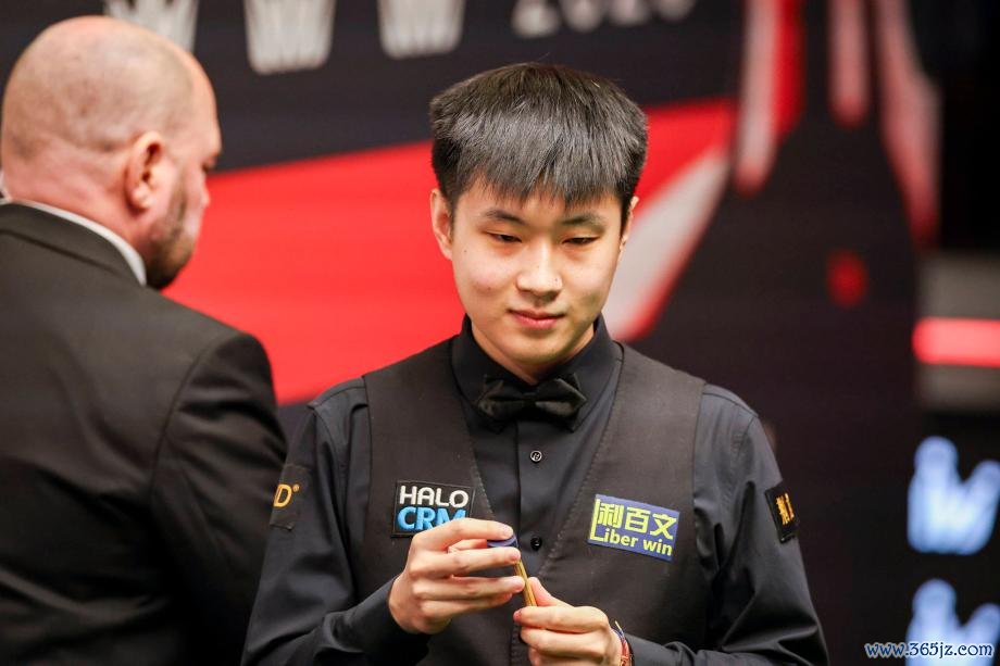 [图]斯诺克世锦赛：赵心童压哨连赢2局8-8追平墨菲龙虎棋牌2026最新版下载
